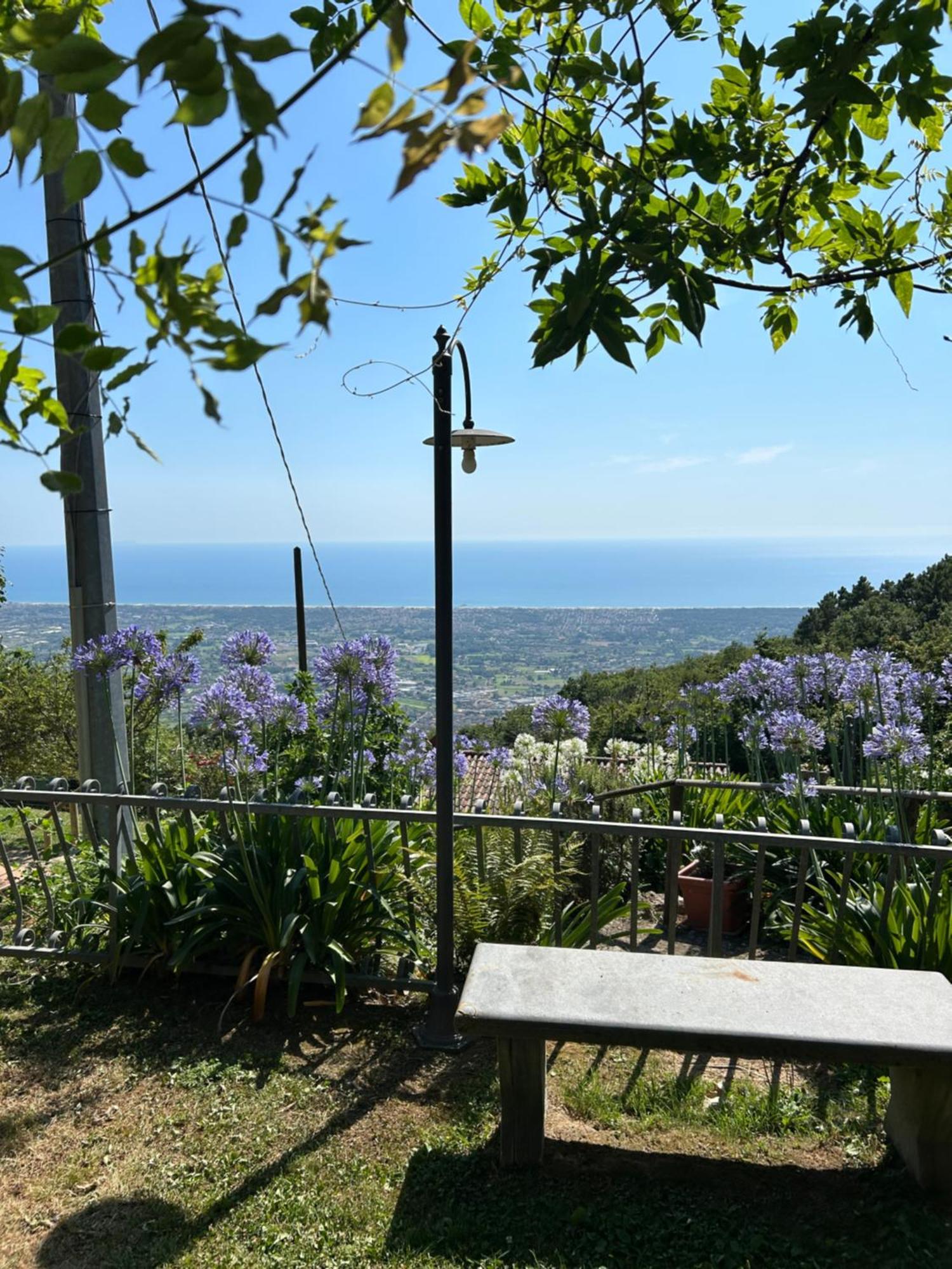 La Terrazza Sulla Versilia Pietrasanta Exterior foto